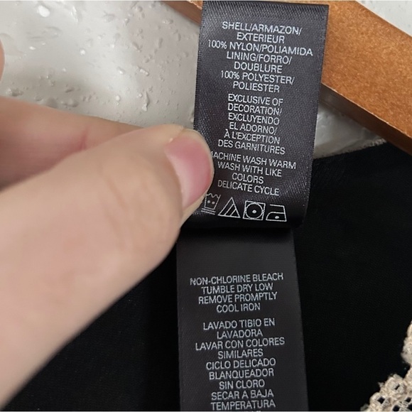 🦋 Axcess by Liz Claiborne Black Cream Floral Sheer V-Neck Blouse Y2K Medium - Picture 3 of 7